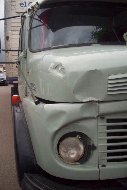 Así quedo el frente del camión luego del choque (Foto: Radio Sampacho 97.1 FM)
