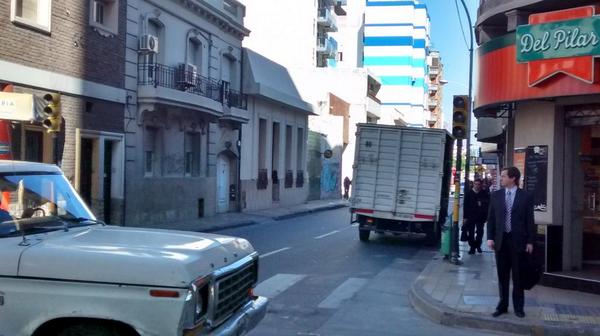 Caos de tránsito en la ciudad de Córdoba por falta de semáforos e inspectores